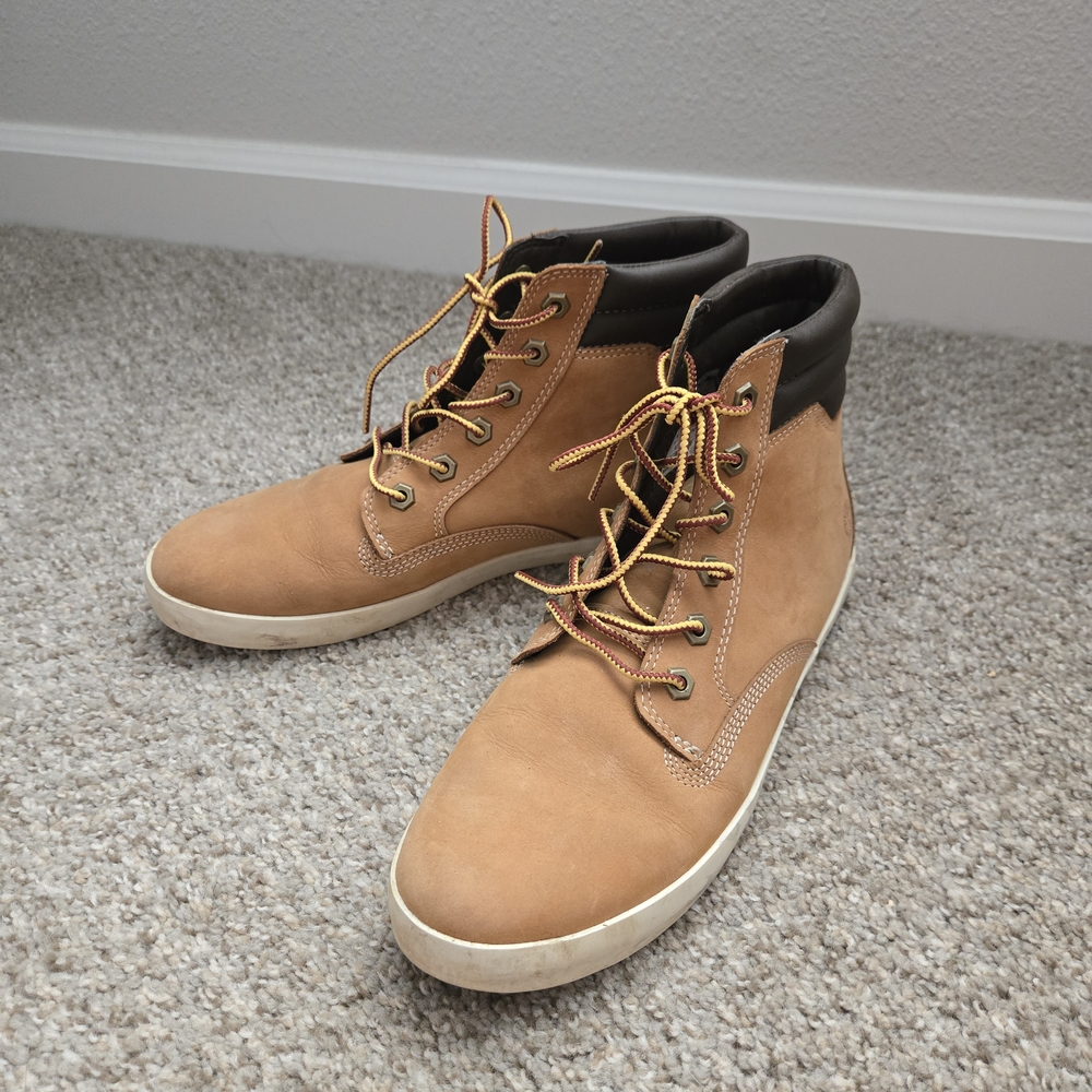 Timberland Tan Chukka Boots